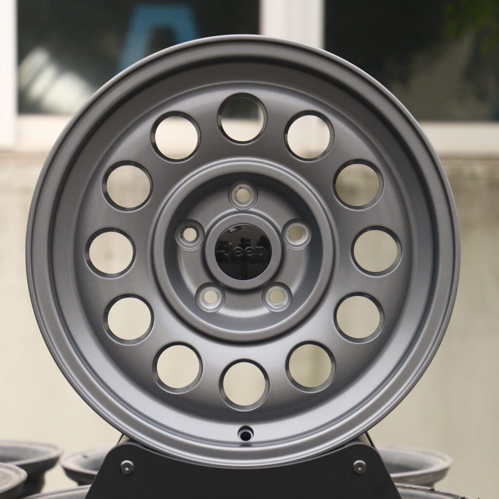 Jeep Wrangler wheels – Matte Silver Full-Face Deep Lip, front view