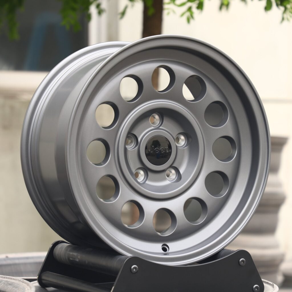 Jeep Grand Cherokee wheels – Matte Silver Full-Face Deep Lip, angled view