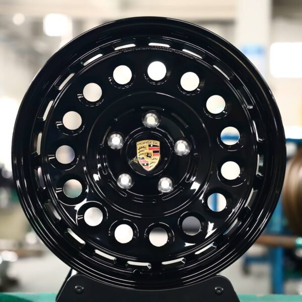 Porsche 911 wheels – Gloss Black Round-Hole Disc, front view