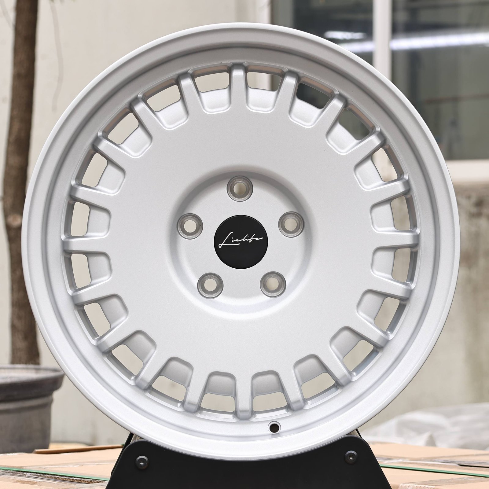 Audi A6 wheels – Matte Silver Full-Face, front view