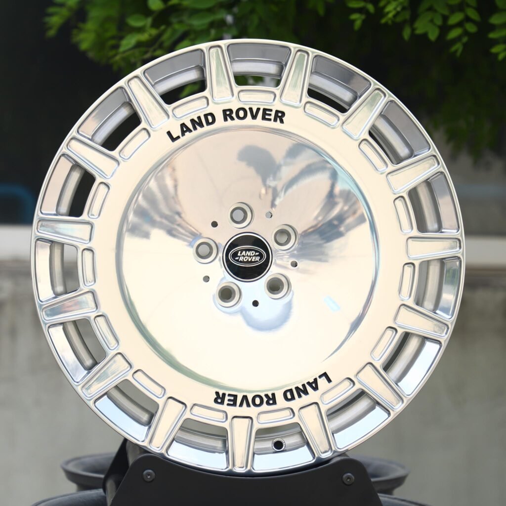 Land Rover Range Rover wheels – Matte Silver Full-Face, front view