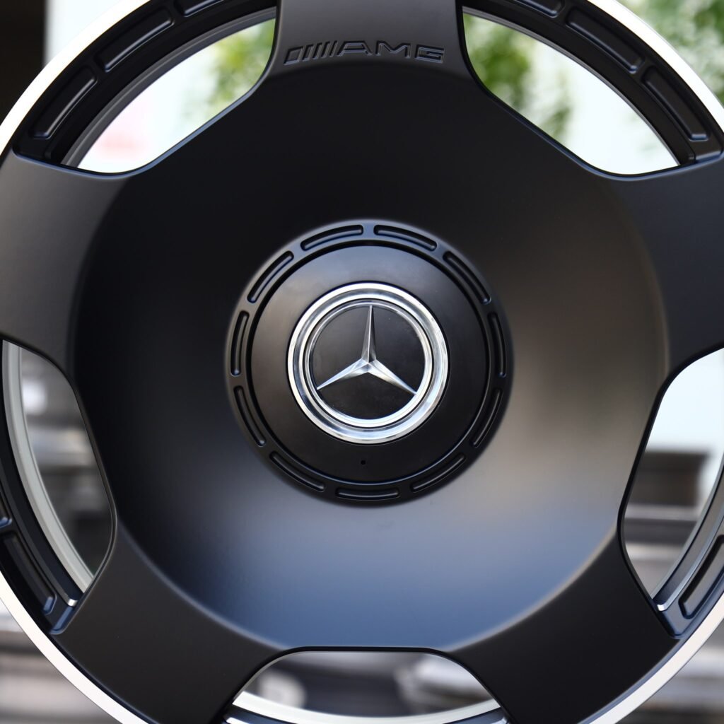 Audi Q7 wheels – Matte Silver Full-Face, lip and barrel detail