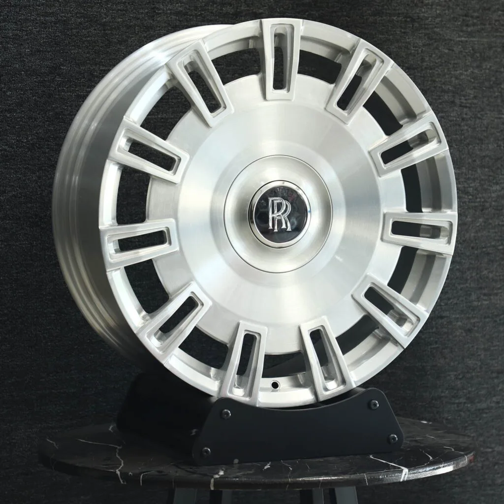 Rolls-Royce Ghost wheels – Matte Silver Full-Face, front view