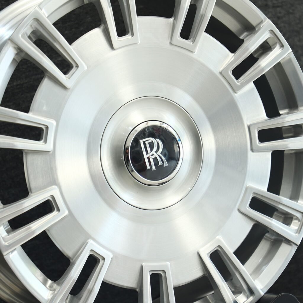 Rolls-Royce Ghost wheels – Matte Silver Full-Face, lip and barrel detail
