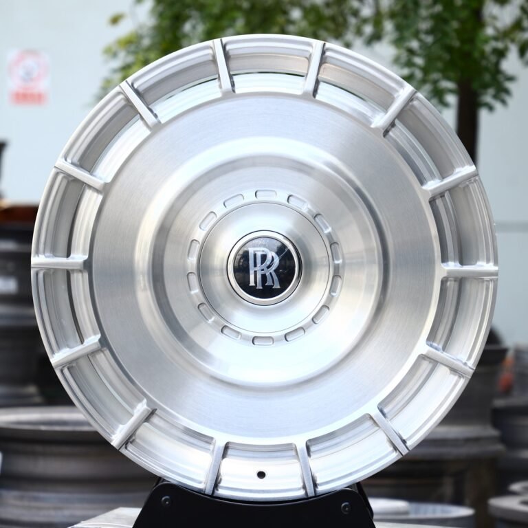 Rolls-Royce Ghost wheels – Matte Silver Full-Face, front view