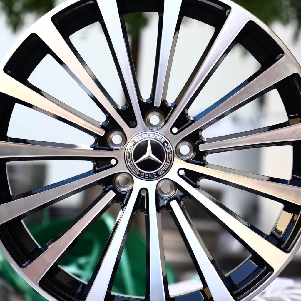 Audi Q7 wheels – Matte Silver Machined Face, lip and barrel detail