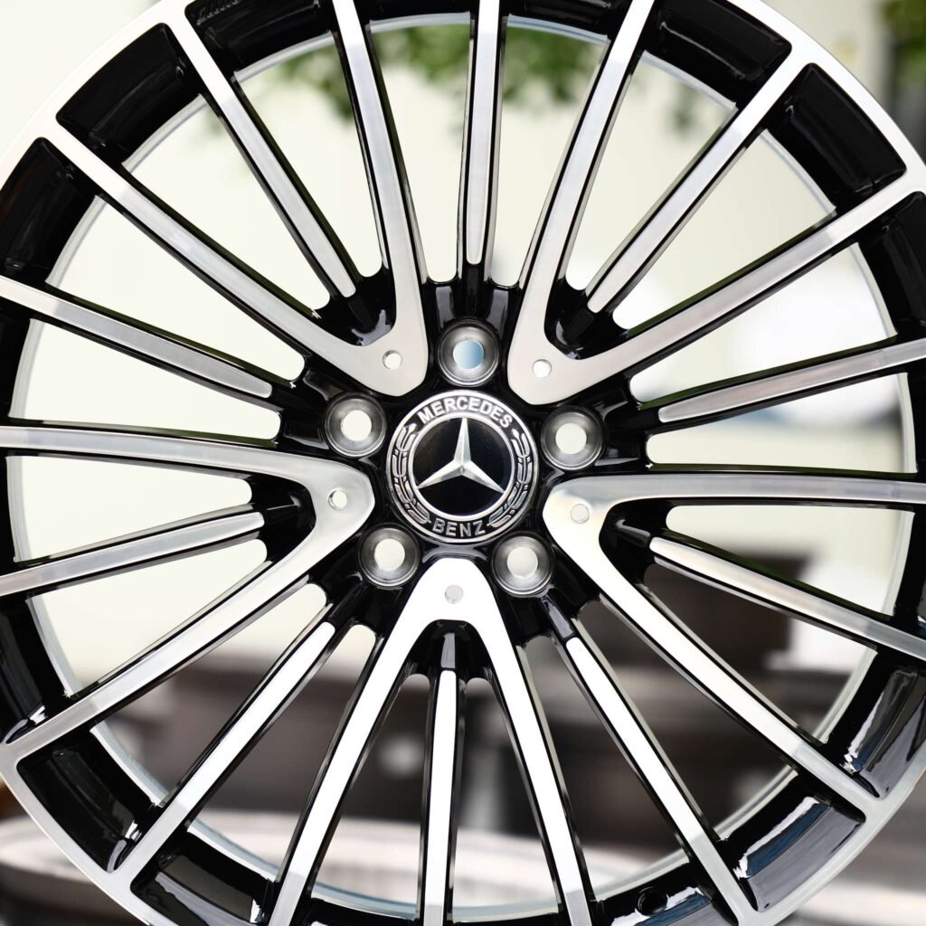Audi Q7 wheels – Matte Silver Machined Face, lip and barrel detail