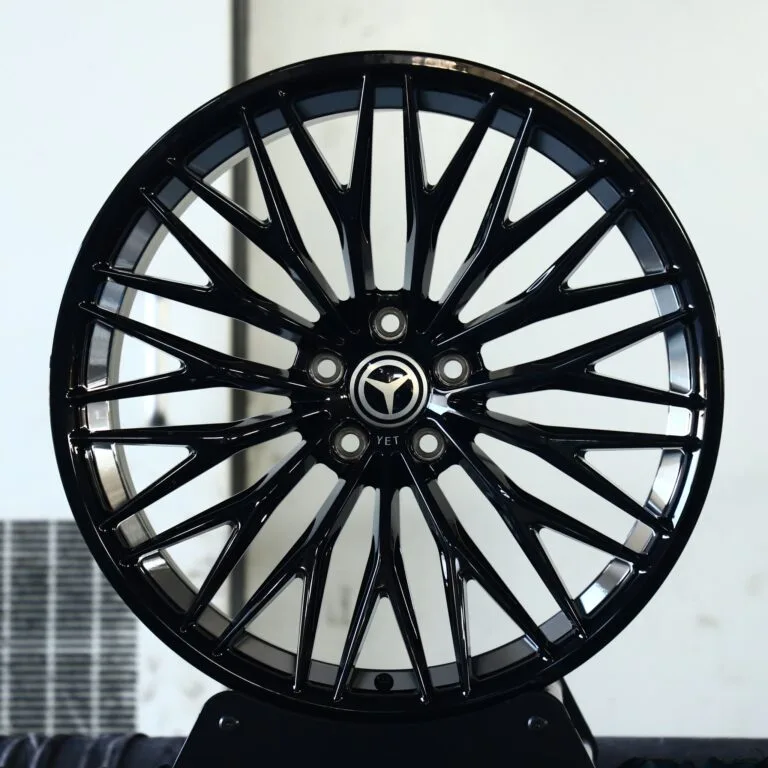 Mercedes-Benz E-Class wheels – Matte Silver Multi-Spoke, front view