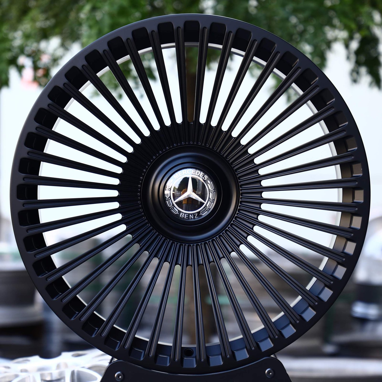 Mercedes-Benz E-Class wheels – Matte Silver Multi-Spoke, front view