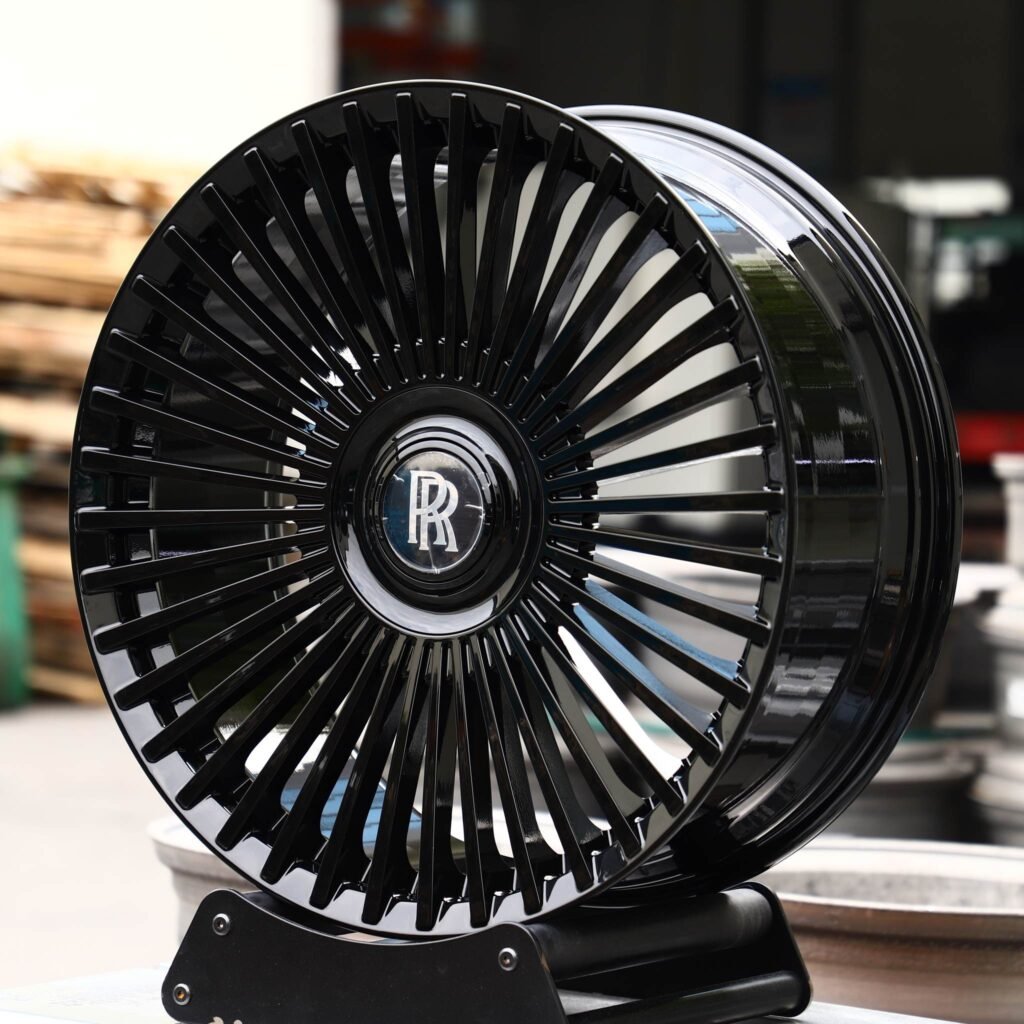 Rolls-Royce Wraith wheels – Matte Silver Multi-Spoke, angled view