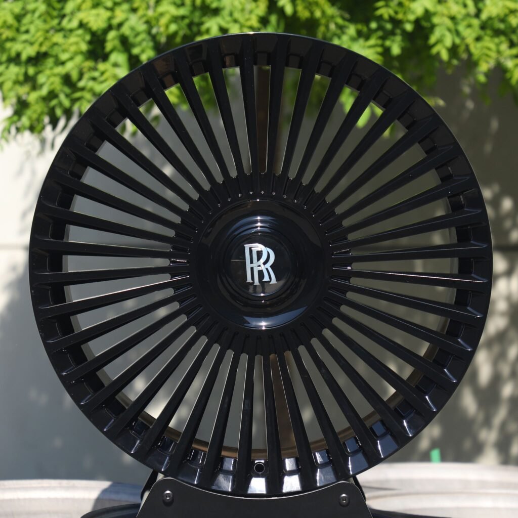 Rolls-Royce Ghost wheels – Matte Silver Multi-Spoke, front view