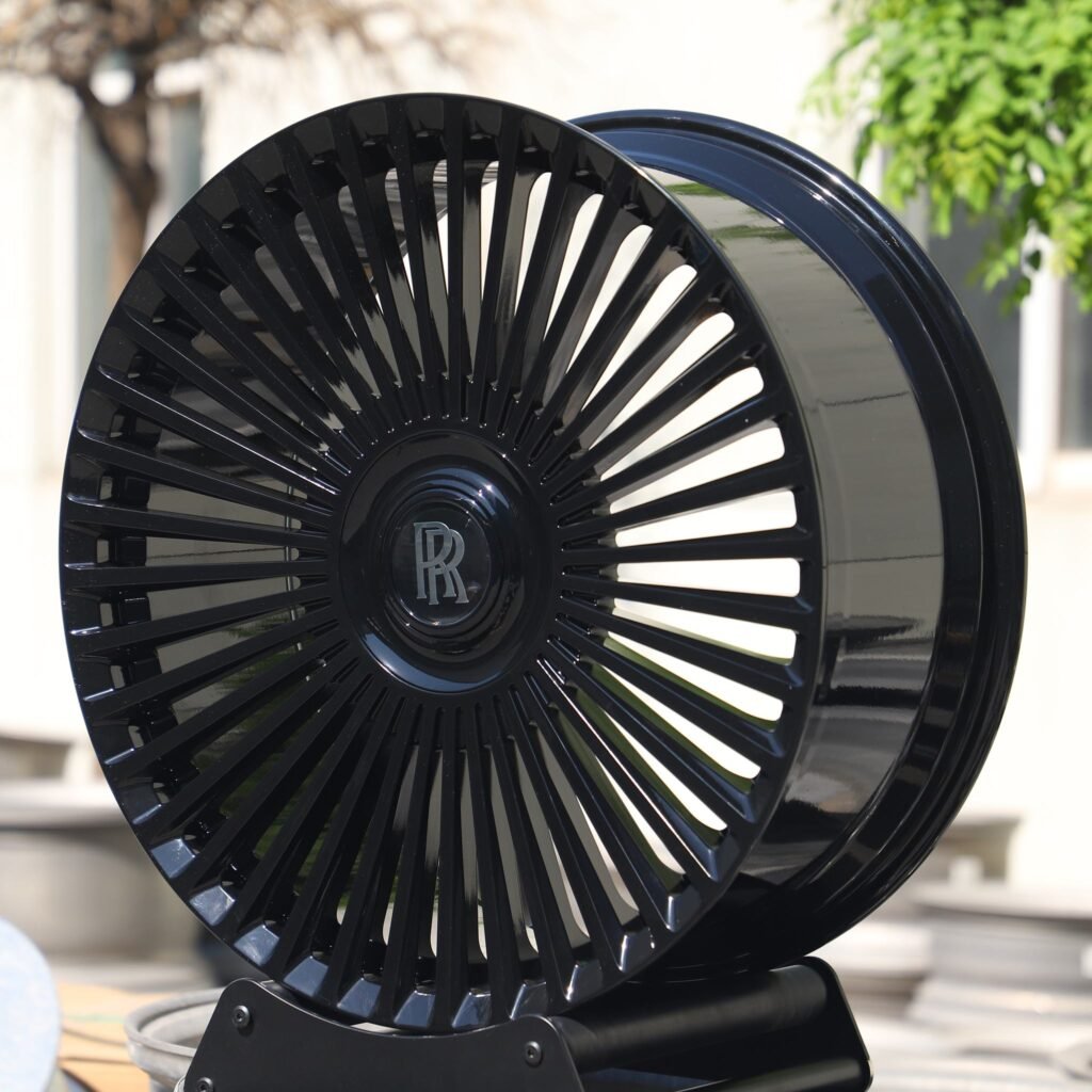 Rolls-Royce Wraith wheels – Matte Silver Multi-Spoke, angled view