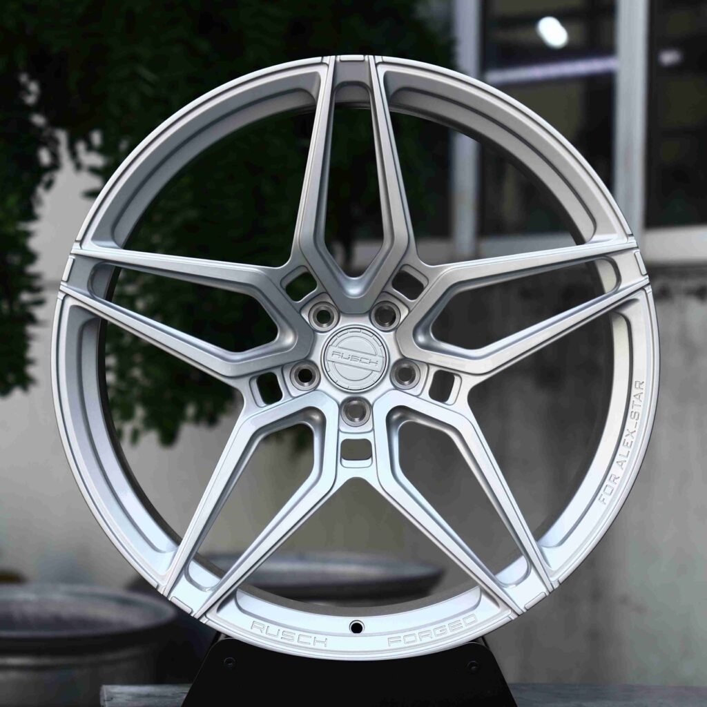 Porsche 911 992 wheels – Matte Silver Petal (Porsche OEM-Style), front view