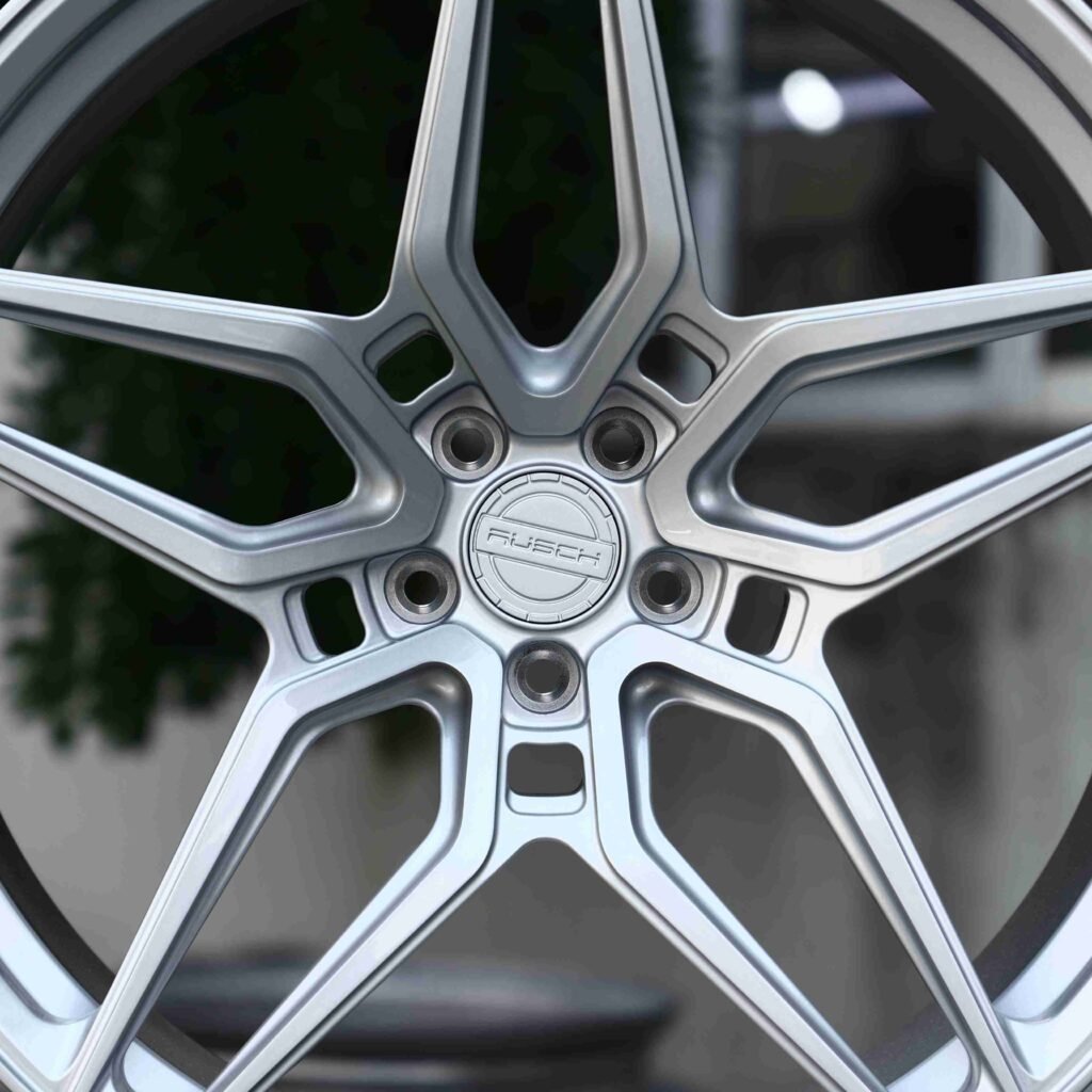 Porsche 718 Cayman wheels – Matte Silver Petal (Porsche OEM-Style), lip and barrel detail