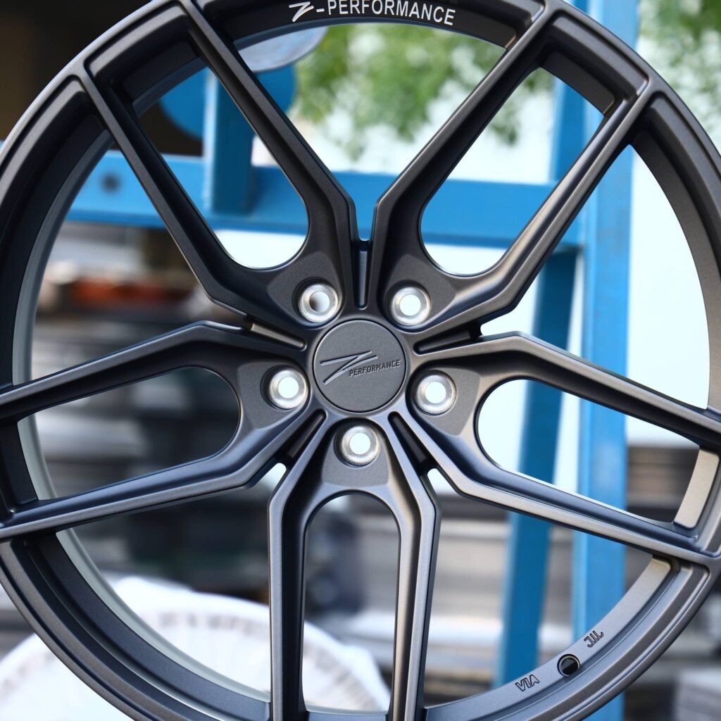 Ford Mustang S550 wheels – Matte Silver Petal, lip and barrel detail