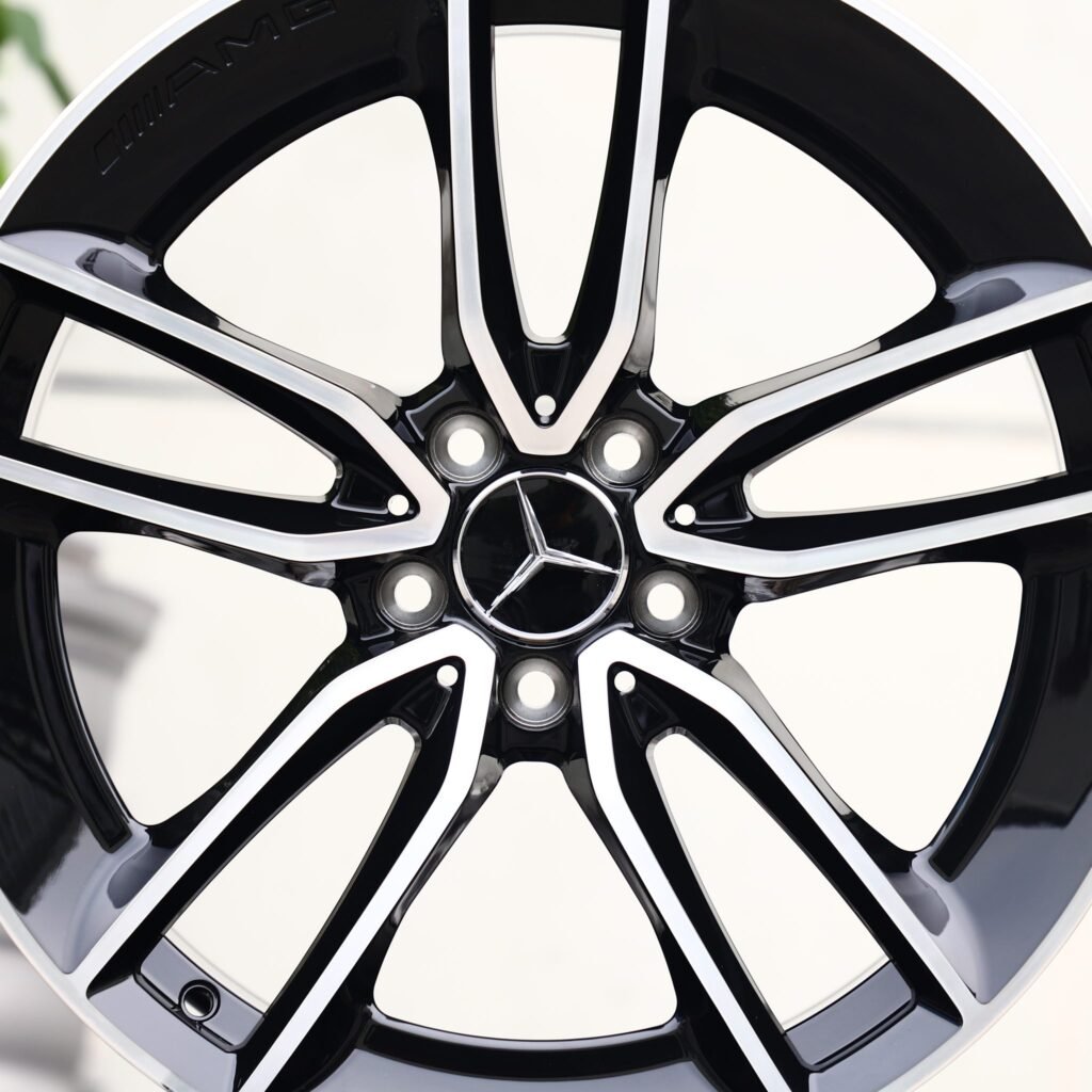 Mercedes-Benz C-Class W206 wheels – Matte Silver Petal Machined Face, lip and barrel detail