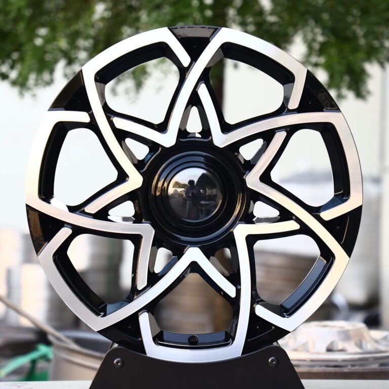 Porsche 911 wheels – Matte Silver Petal Machined Face, front view