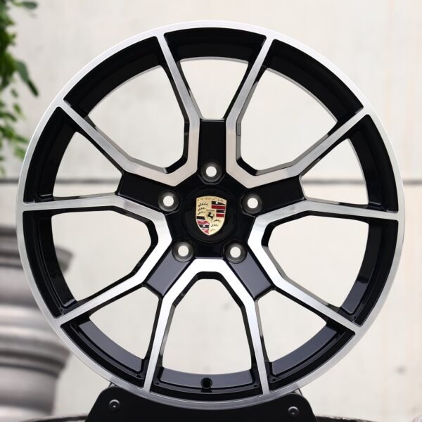 Porsche 911 wheels – Black / Machined Petal Machined Face, front view
