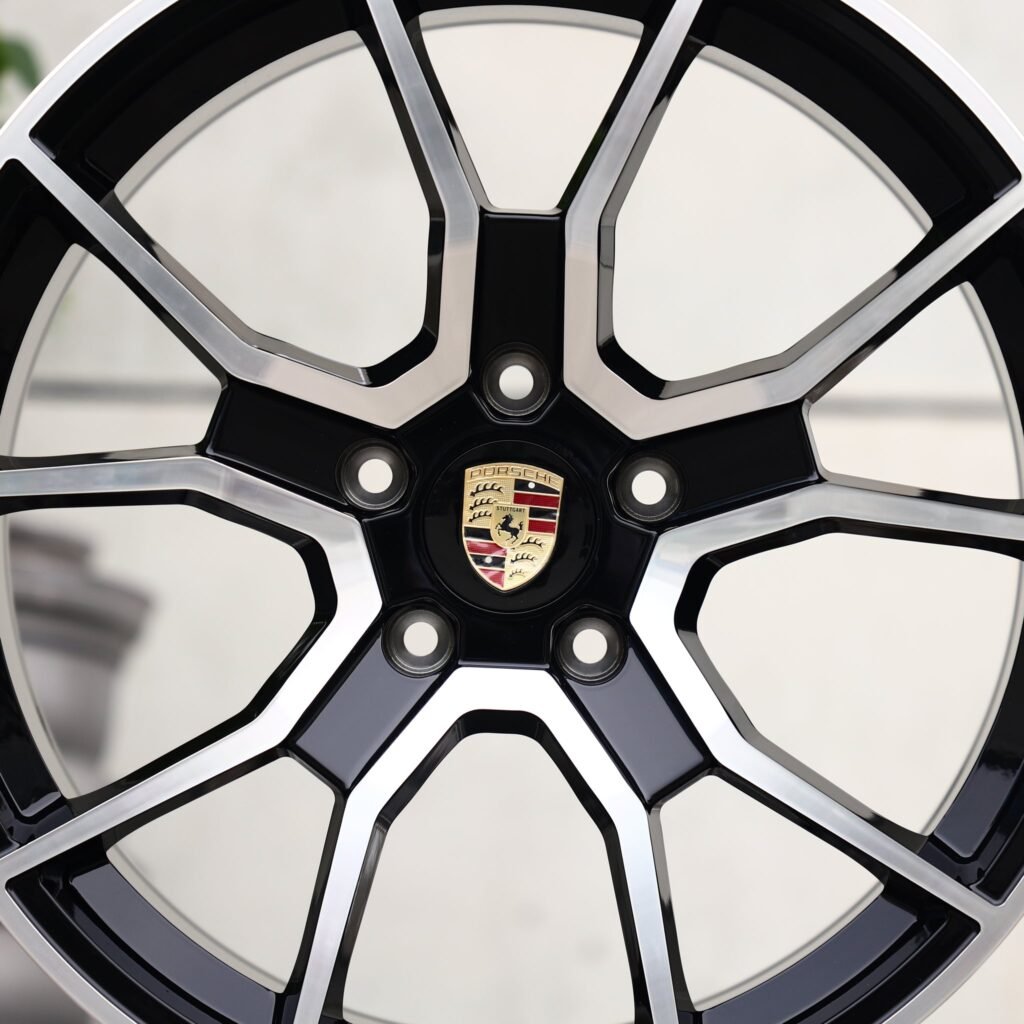 Porsche 911 wheels – Matte Silver Petal Machined Face, lip and barrel detail