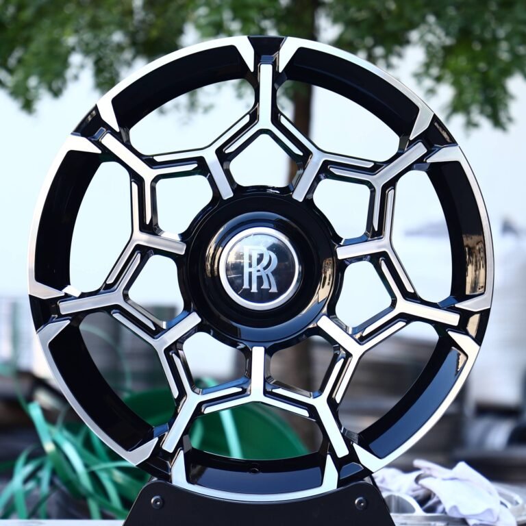 Rolls-Royce Ghost wheels – Matte Silver Petal Machined Face, front view