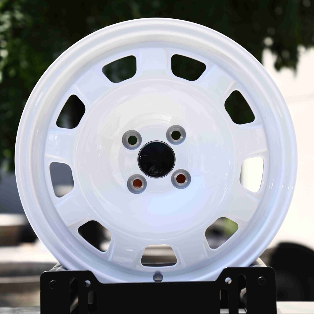Honda Civic wheels – Matte Silver Semi-Full-Face, front view