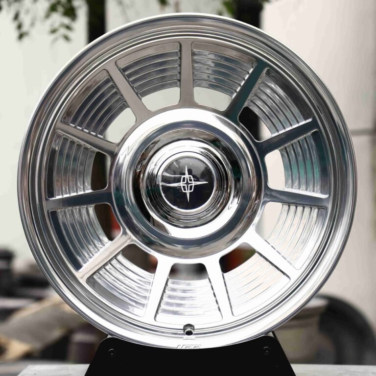 Porsche 911 wheels – Matte Silver Semi-Full-Face, front view