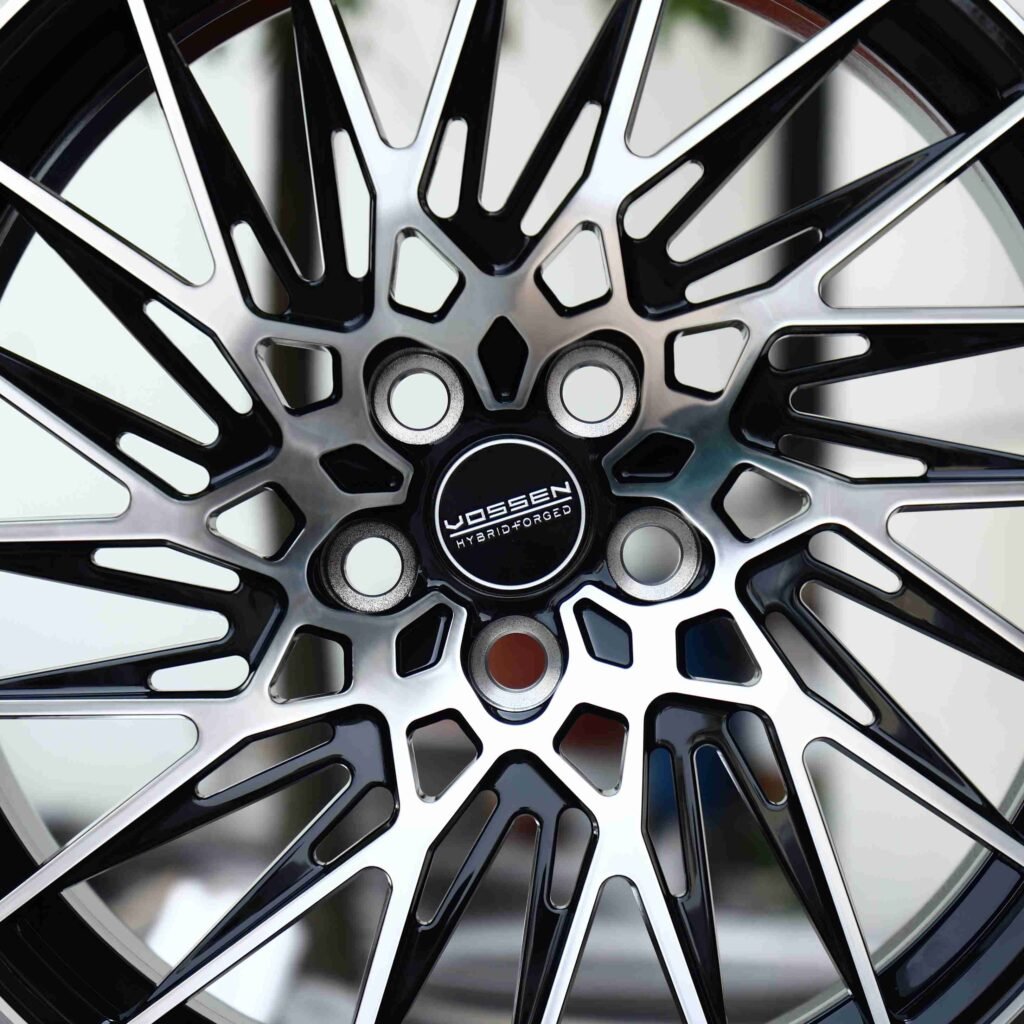 Lamborghini Huracan wheels – Matte Silver Split Directional Milled (Vossen-Style), lip and barrel detail
