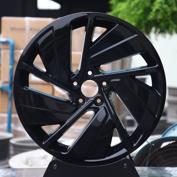 Porsche 911 wheels – Gloss Black Swirl-Blade, front view