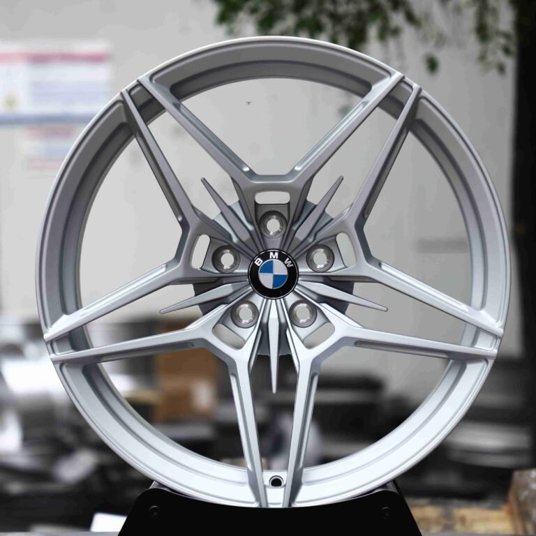 BMW M2 G87 wheels – Matte Silver Split, front view