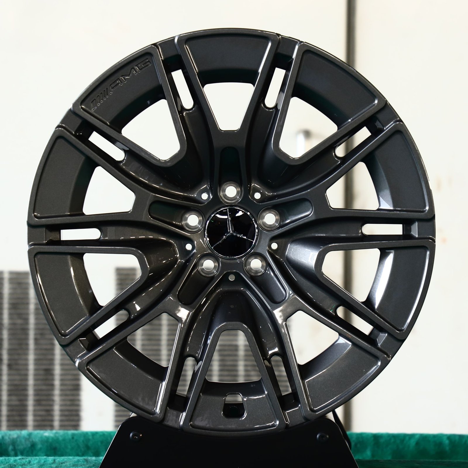 Mercedes-Benz E-Class wheels – Matte Silver Split, front view