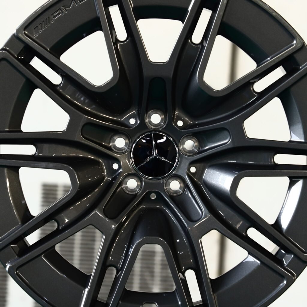 Audi Q7 wheels – Matte Silver Split, lip and barrel detail