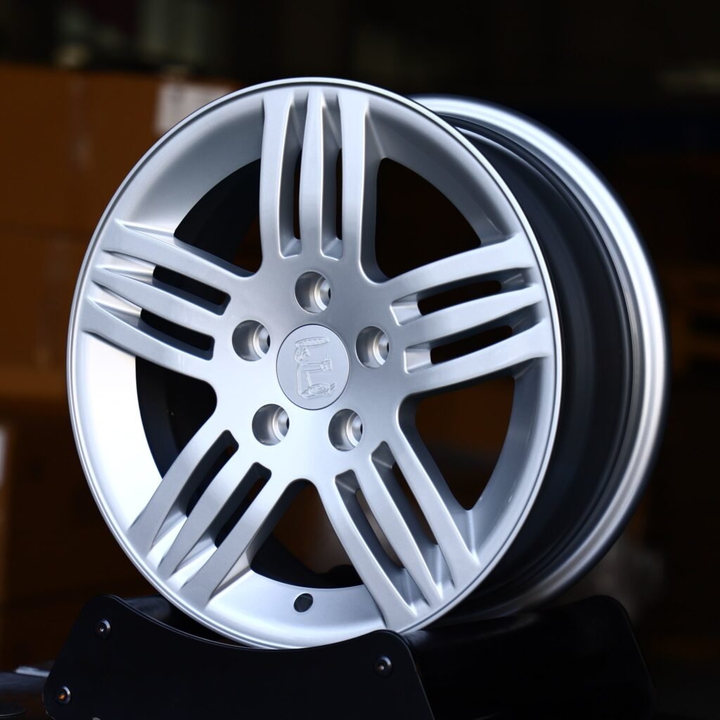 BMW M3 wheels – Matte Silver Split, angled view