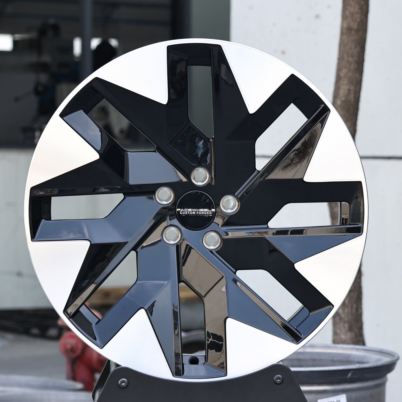Porsche 911 wheels – Matte Silver Split Machined Face, front view