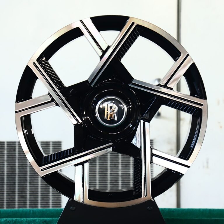 Rolls-Royce Ghost wheels – Matte Silver Split Machined Face, front view