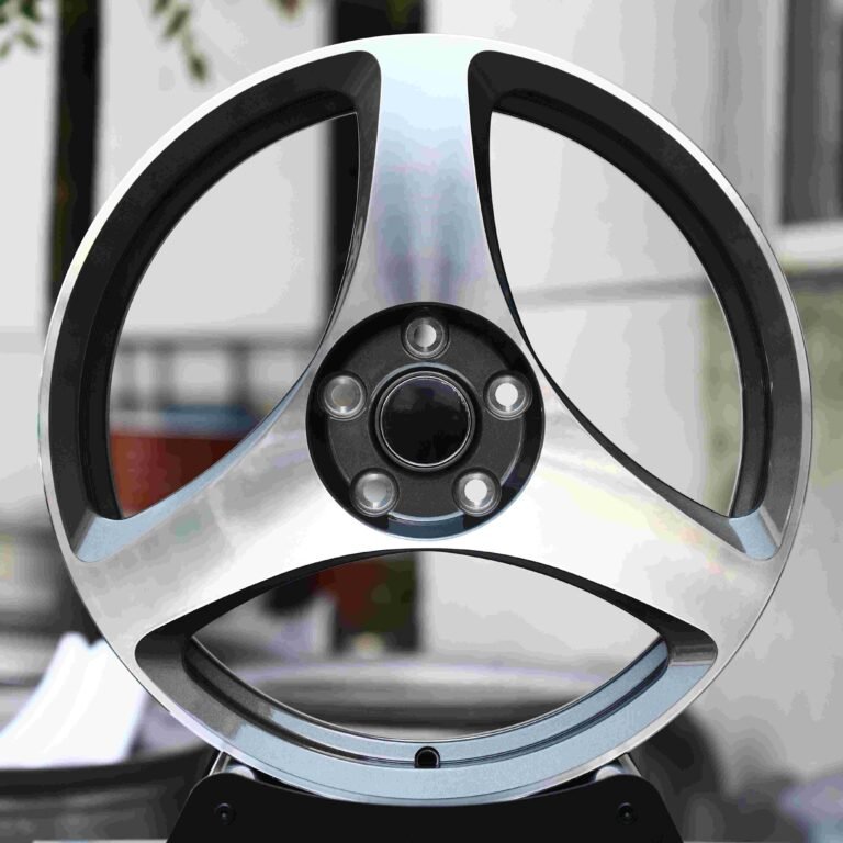 Porsche 911 wheels – Matte Silver Triangular Spoke, front view