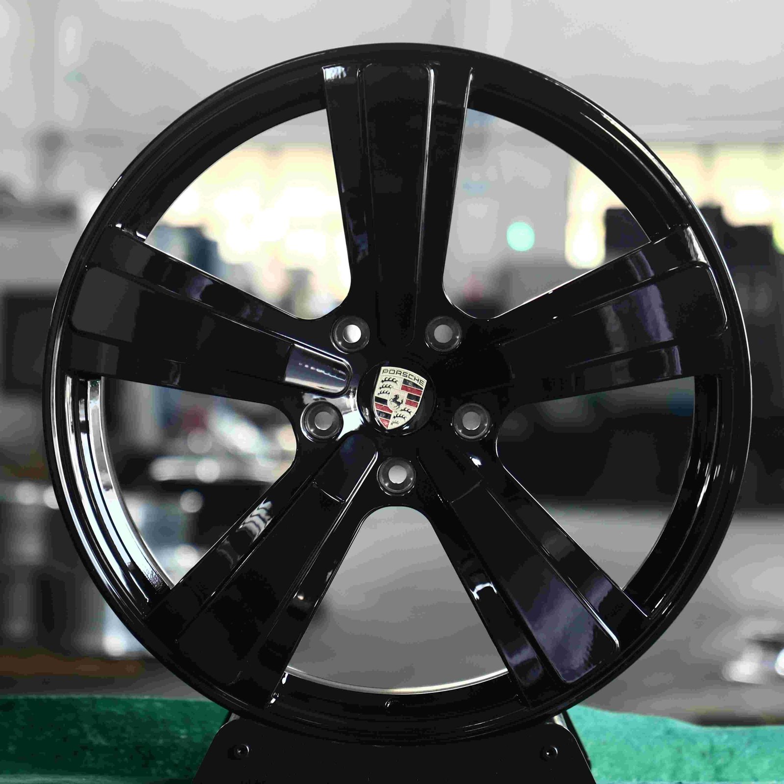 Porsche 911 wheels – Matte Silver Turbine, front view