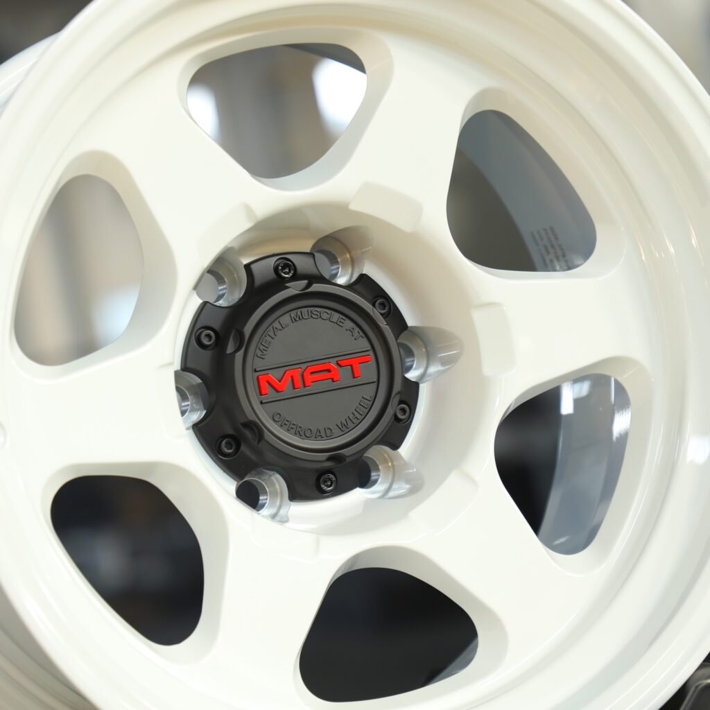 Chevrolet Silverado 1500 wheels – Matte White Custom, lip and barrel detail