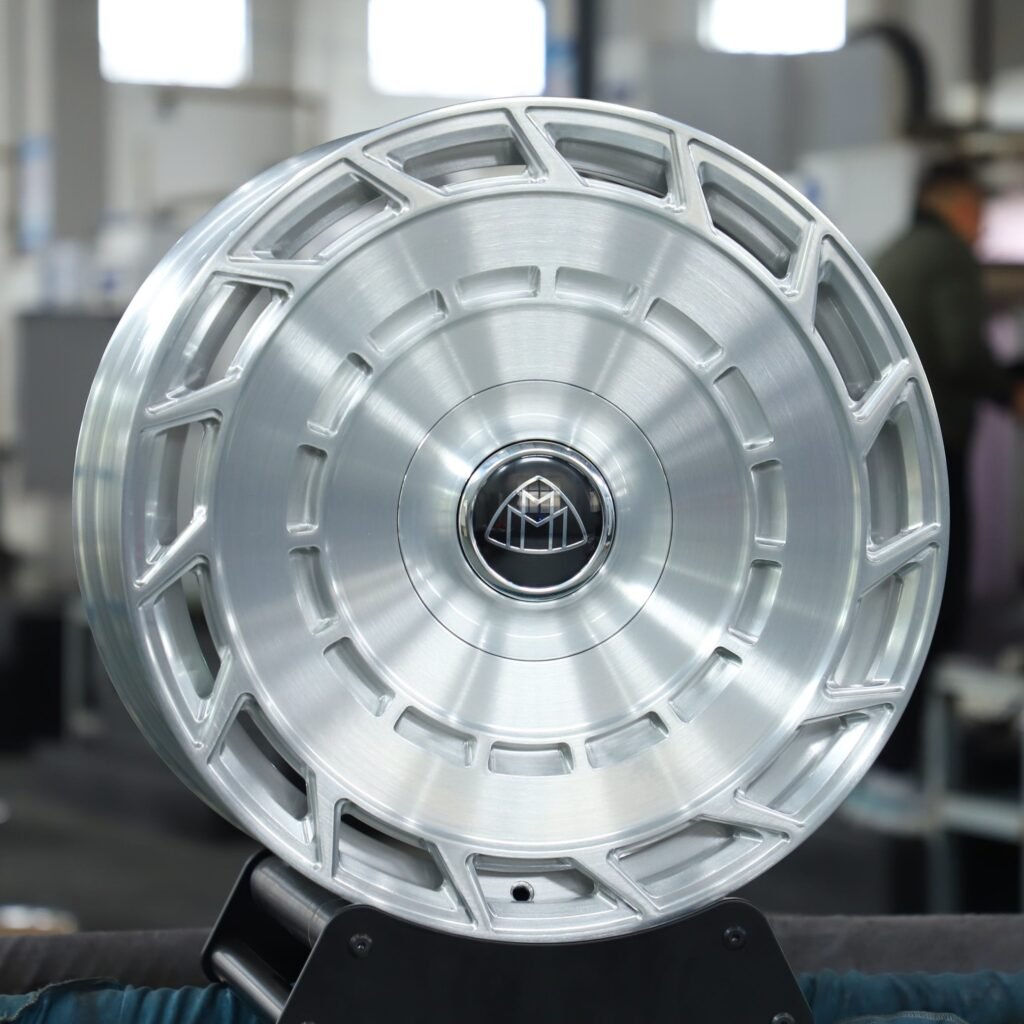 Mercedes-Benz GLS wheels – Matte Silver Full-Face, angled view