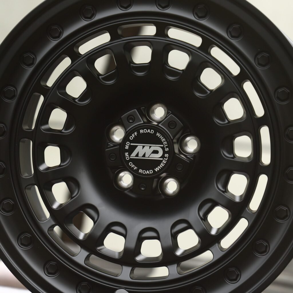 Audi A4 B9 wheels – MD Off Road Gloss Black Deep Lip Exposed Bolt Detail Double Ring Lip, lip and barrel detail