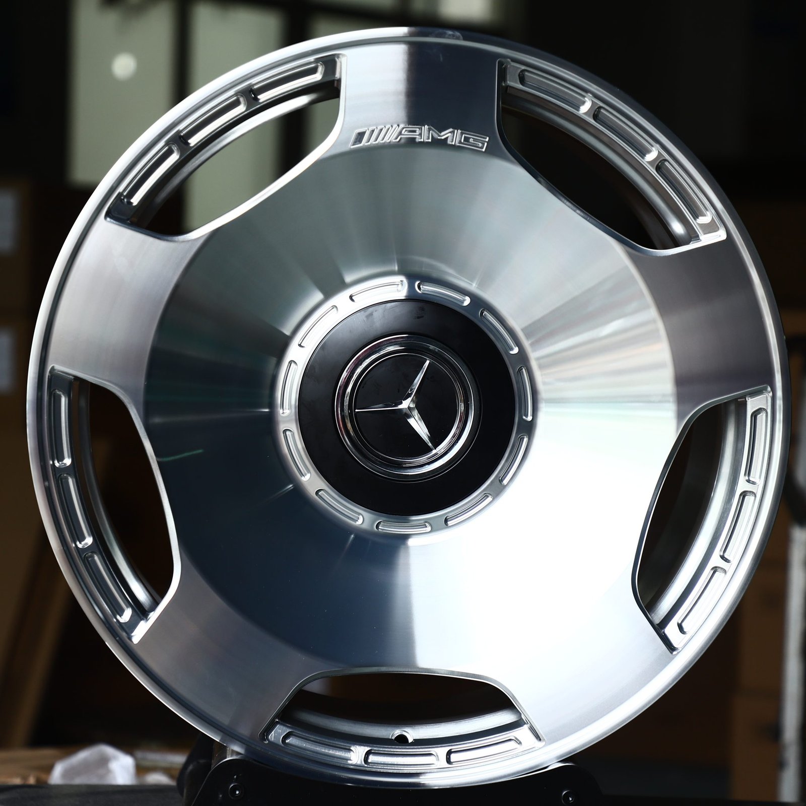 Mercedes-Benz E-Class wheels – Brushed Silver 3-Spoke Dish (Mercedes-Benz OEM-Style), front view