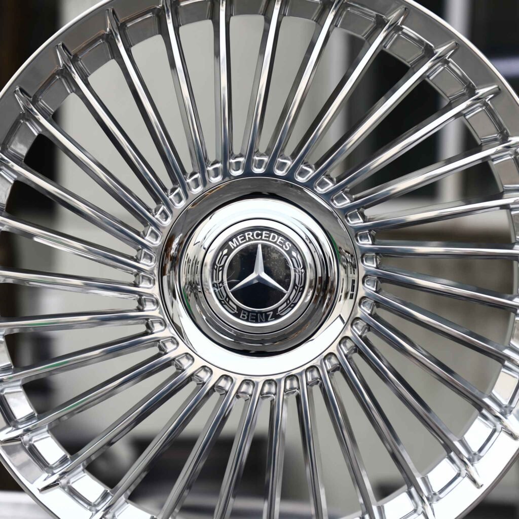 Mercedes-Benz E-Class wheels – Chrome Multi-Spoke (Mercedes-Benz OEM-Style), lip and barrel detail