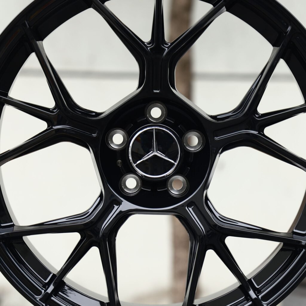 Mercedes-Benz E-Class wheels – Gloss Black 5 Y-Spoke (Mercedes-Benz OEM-Style), lip and barrel detail