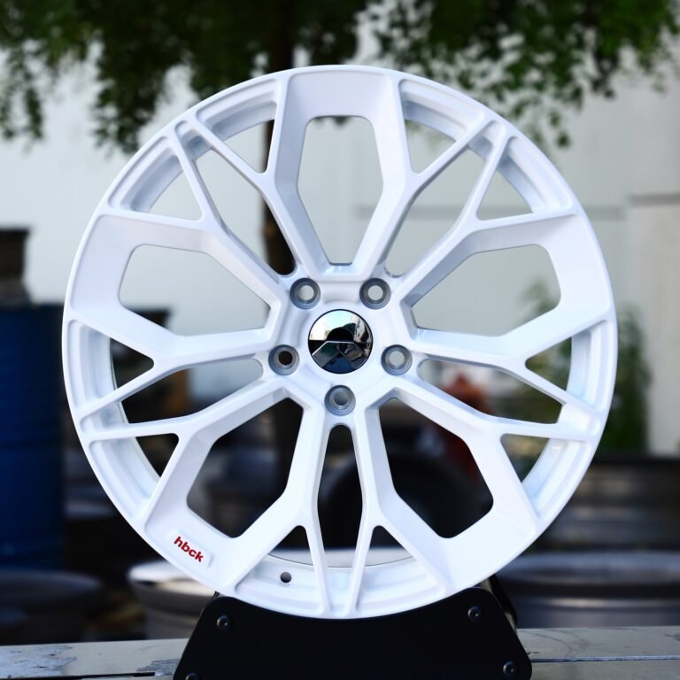 Mercedes-Benz OEM-Style Gloss White Petal Forged Wheels – Mercedes-Benz E-Class W213 / C-Class W206, front view