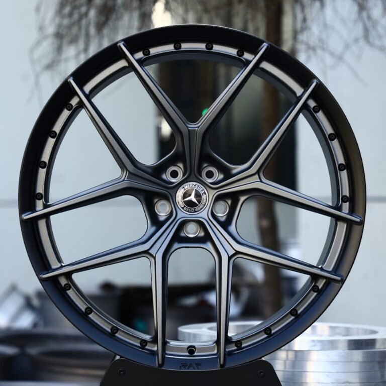 Mercedes-Benz E-Class wheels – Gunmetal 5 Y-Spoke Riveted (Mercedes-Benz OEM-Style), front view