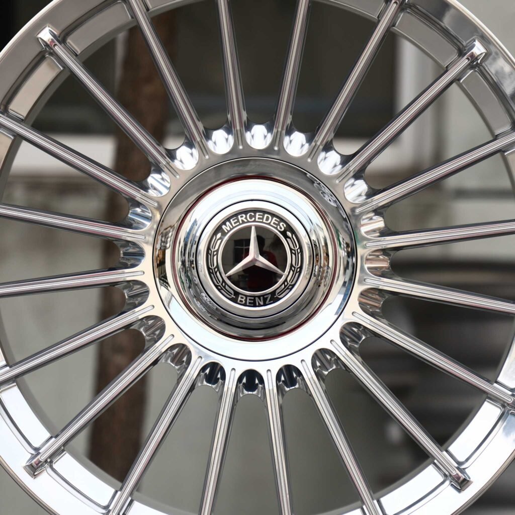 Mercedes-Benz E-Class wheels – Hyper Silver 20-Spoke Polished Lip (Mercedes-Benz OEM-Style), lip and barrel detail