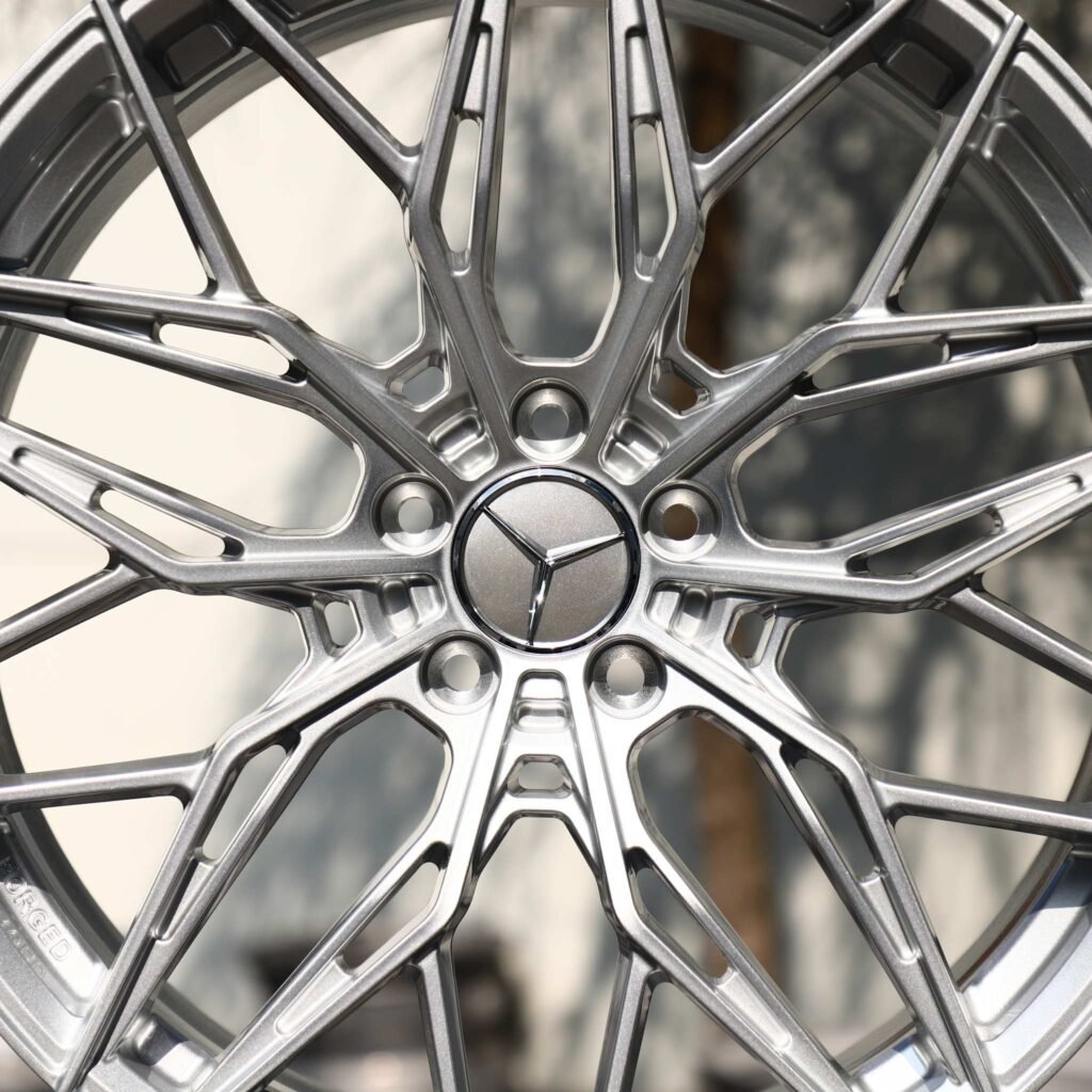 Mercedes-Benz E-Class wheels – Hyper Silver Side-Milled 10-Spoke (Mercedes-Benz OEM-Style), lip and barrel detail
