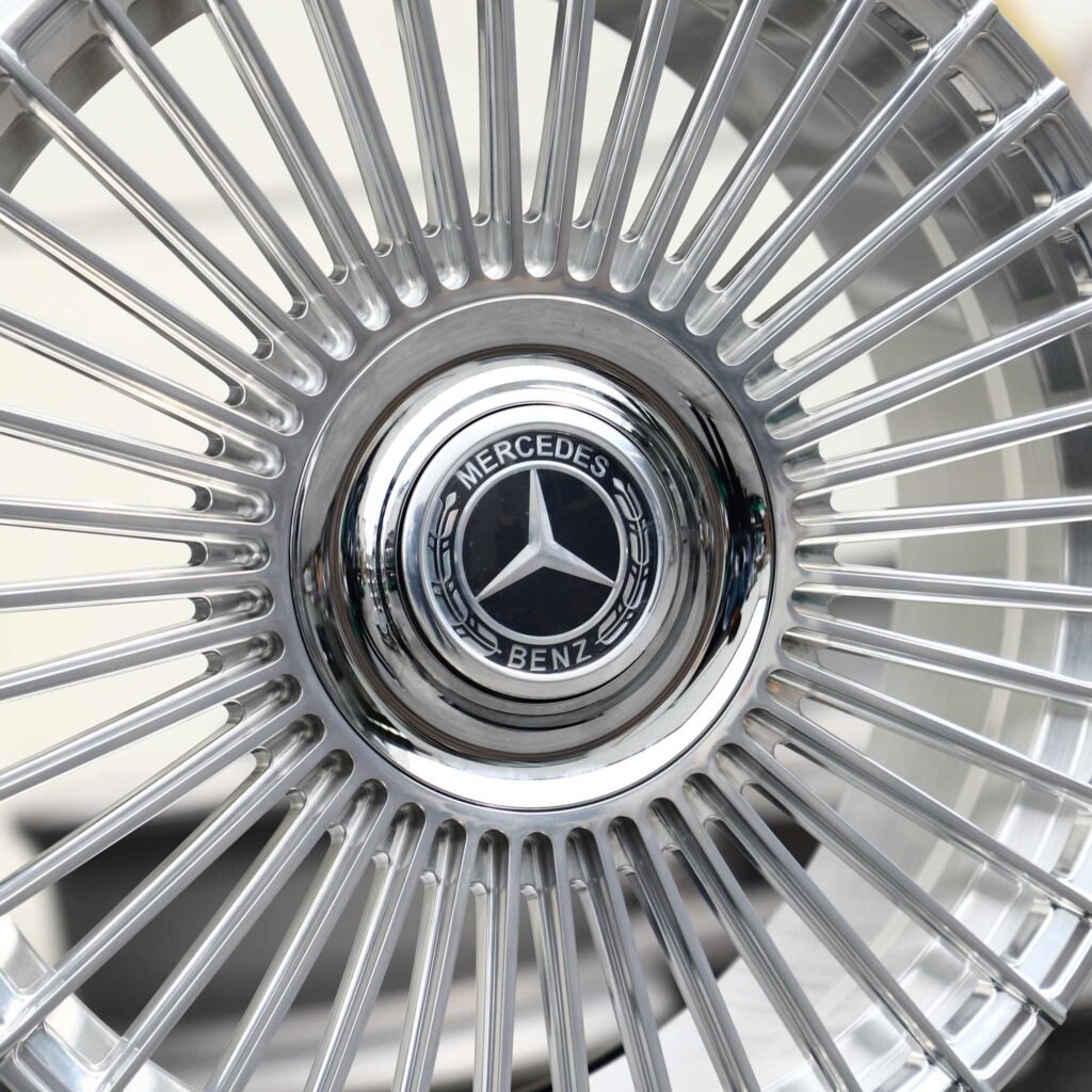 Mercedes-Benz E-Class wheels – Hyper Silver Turbine Multi-Spoke (Mercedes-Benz OEM-Style), lip and barrel detail
