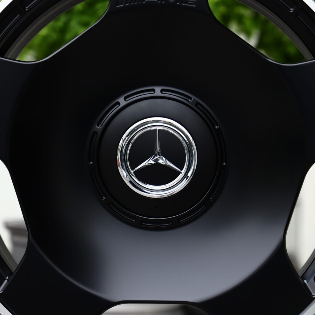 Mercedes-Benz E-Class wheels – Matte Black 3-Spoke Dish Polished Lip (Mercedes-Benz OEM-Style), rear view