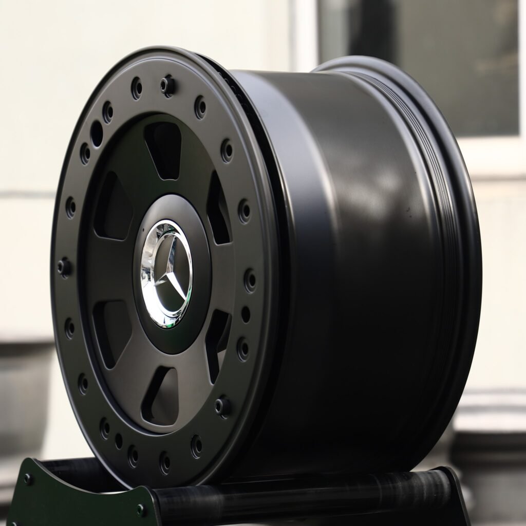 Mercedes-Benz E-Class wheels – Matte Black Steelie-Style Beadlock (Mercedes-Benz OEM-Style), lip and barrel detail