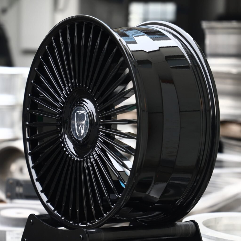 Audi Q7 wheels – Gloss Black Multi-Spoke Turbine, lip and barrel detail